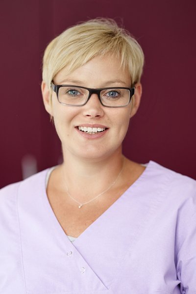 Anne Hase im Tema Frau Dr. Voita